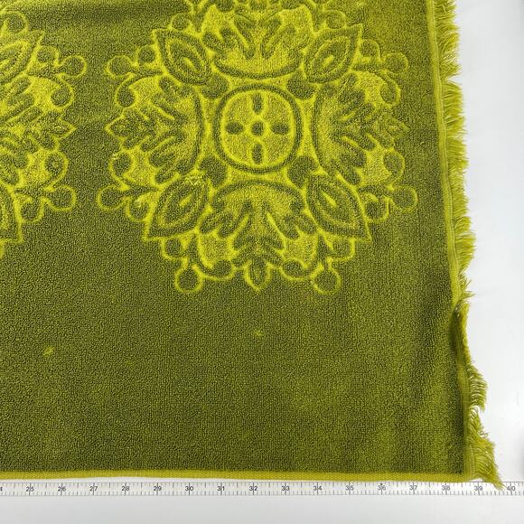 Vintage Sears Avocado Green Sculpted Bath Towel **READ** 39 x 24 - Picture 2 of 5